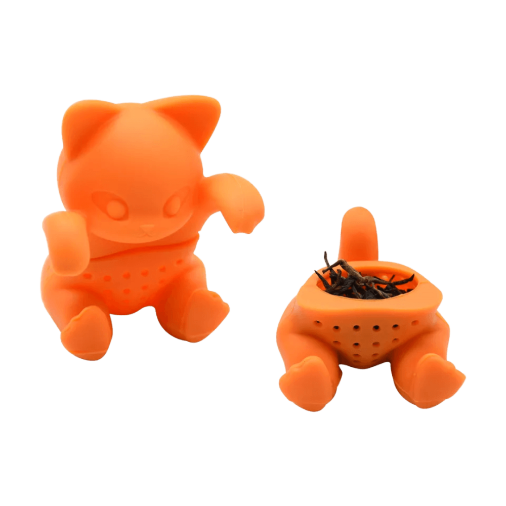 Orange kat te infuser som er skilt ad og fyldt med te