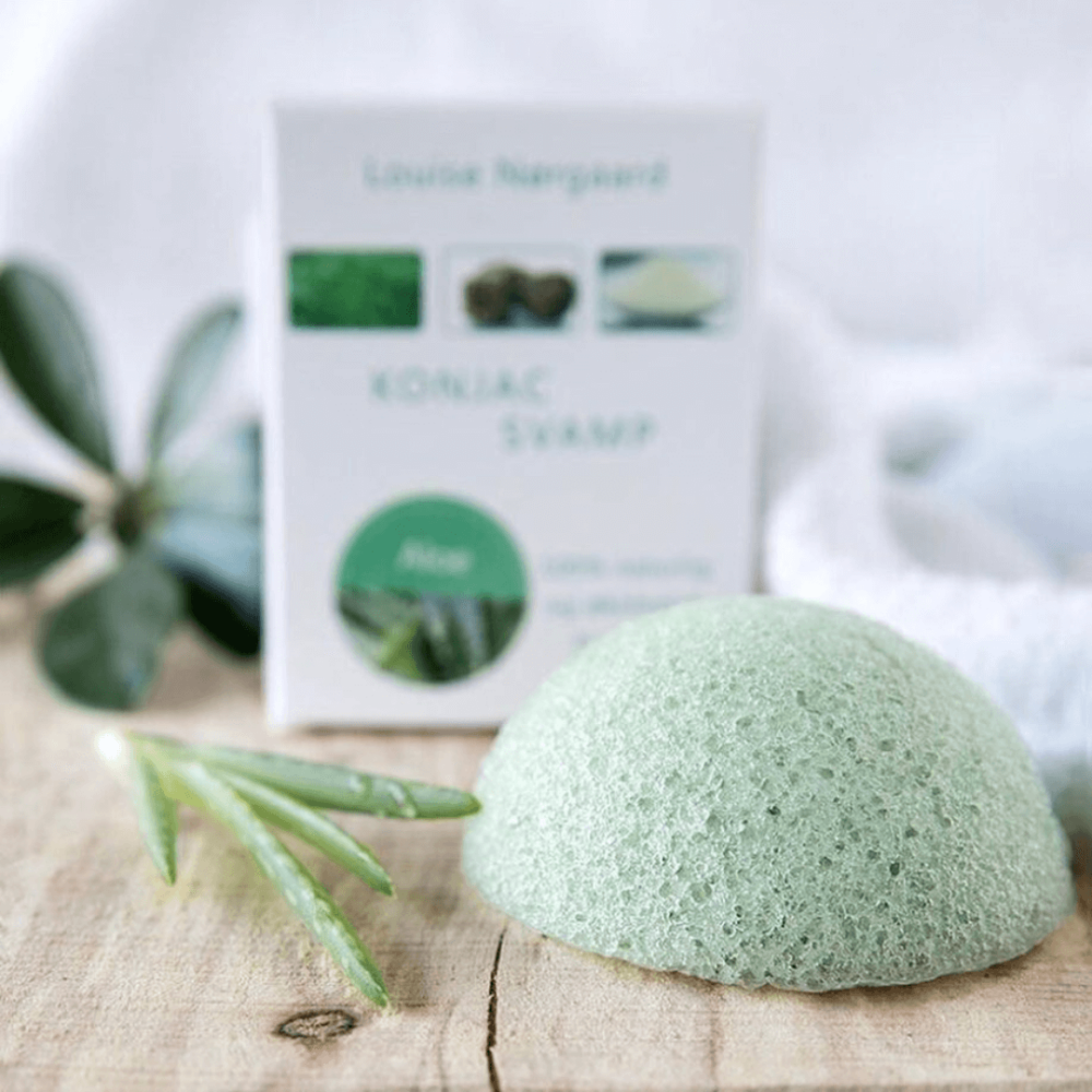 Organic Konjac Svamp der ligger på et bord