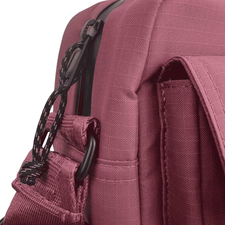 Miles Cross-Body bag fra Kintobe i Forest Berry