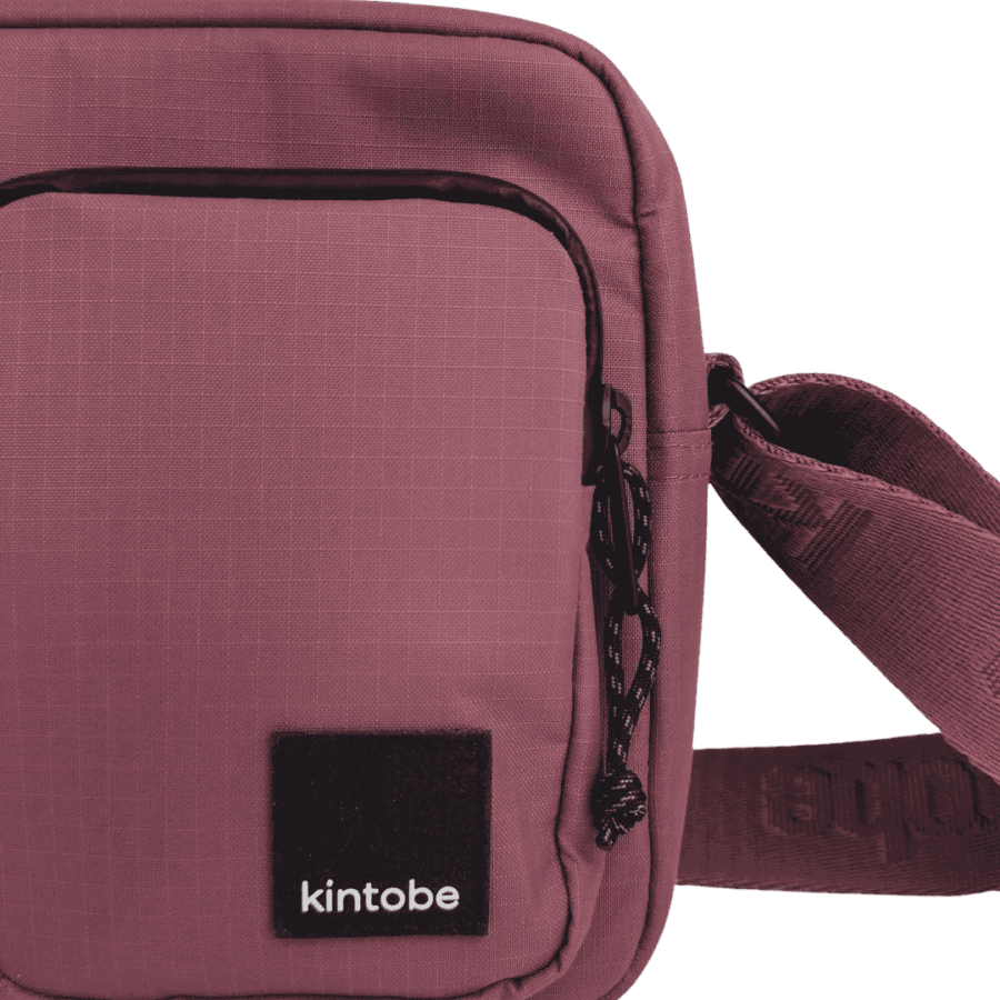 Miles Cross-Body bag fra Kintobe i Forest Berry